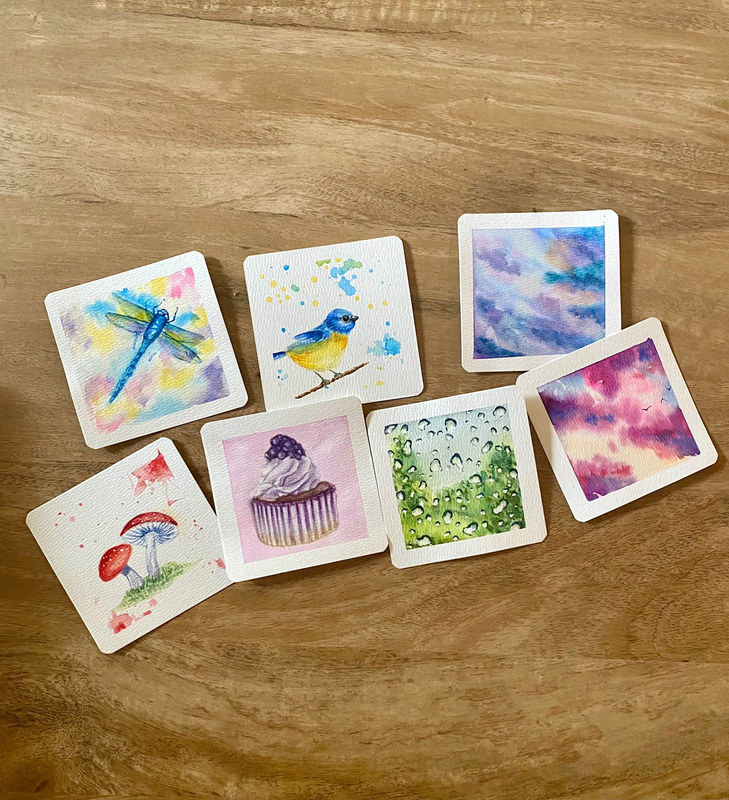 Acuarelas miniatura — conjunto de pequeñas acuarelas con libélula, ave, hongos y paisajes