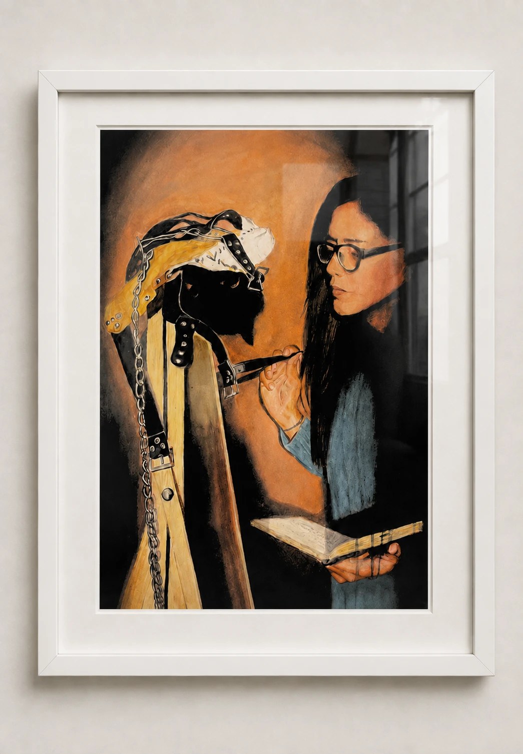 Oponente — pastel y acuarela de una mujer de lentes con un libro frente a una máscara de luchador con arneses, enmarcada en blanco